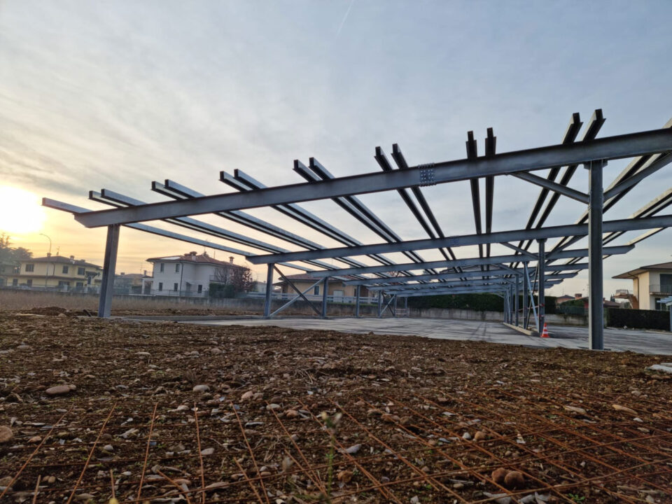 Strutture metalliche industriali per stabilimenti e capannoni